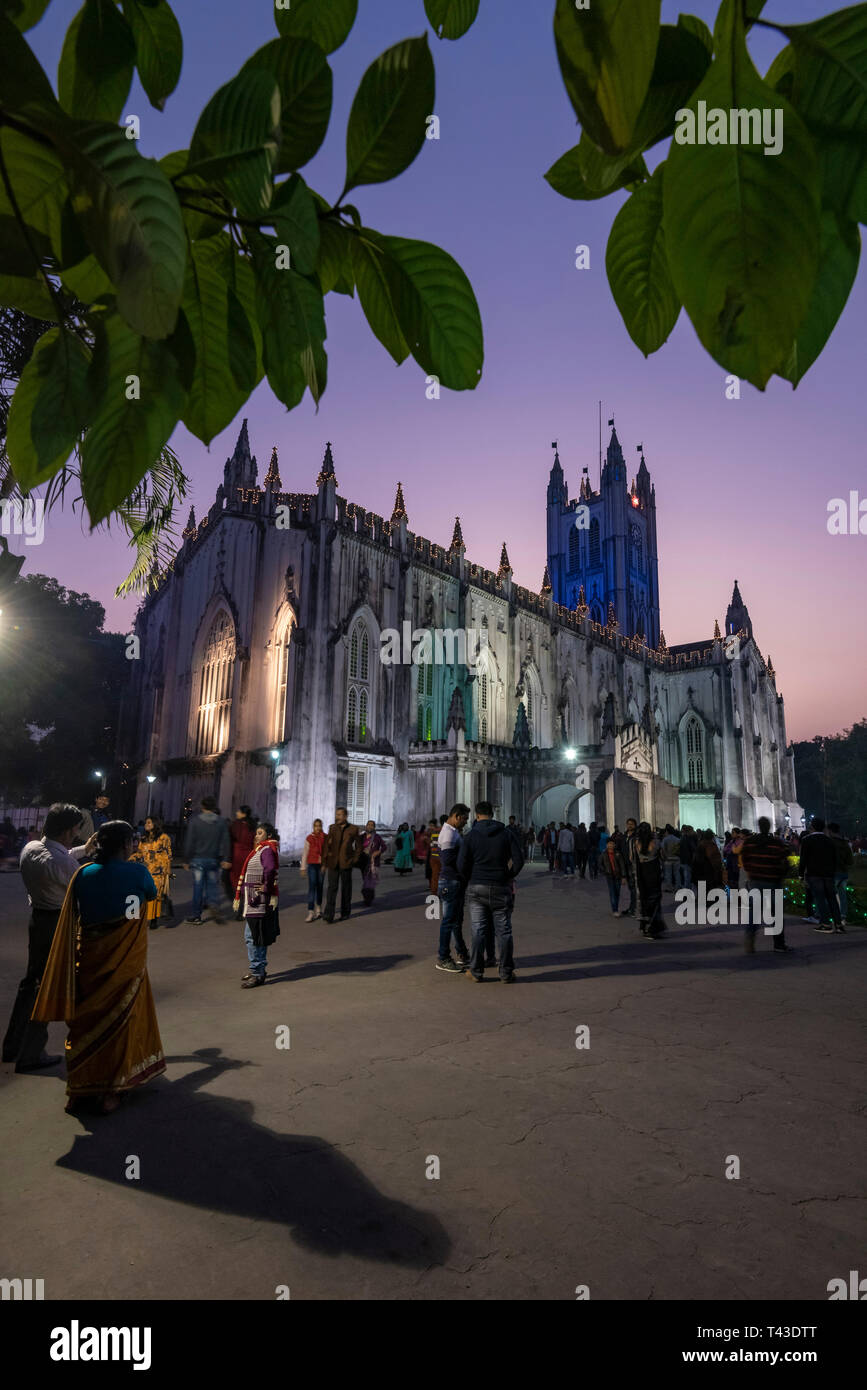 Vue verticale de la Cathédrale St Paul à Kolkata aka Calcutta, Inde. Banque D'Images