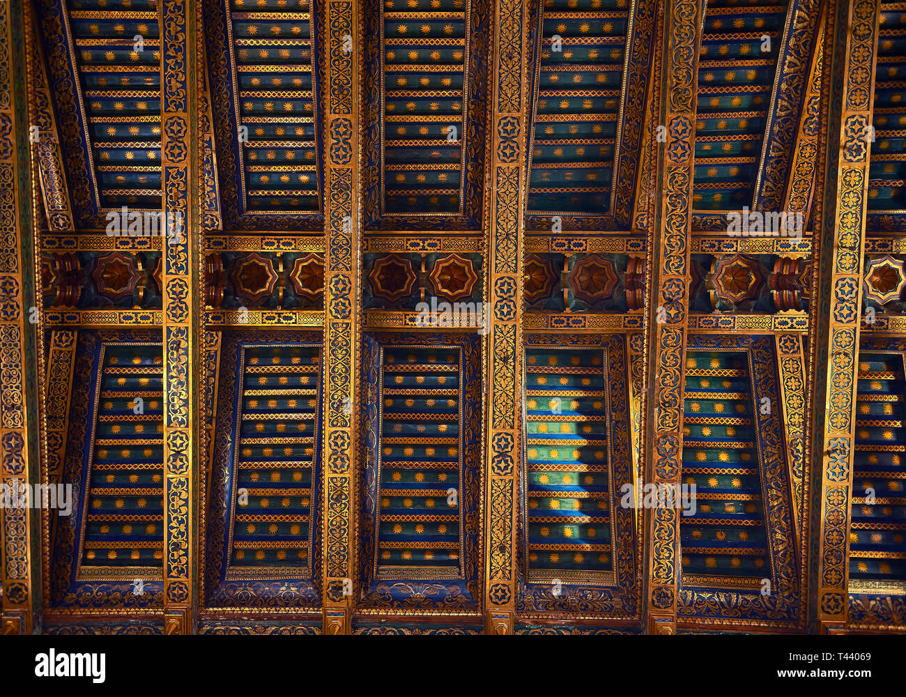 Poutres de toit décoratif de la cathédrale médiévale d'Norman-Byzantine de Monreale, province de Palerme, Sicile, Italie. Banque D'Images