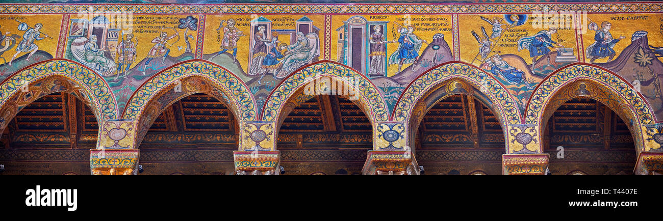 Mur nord de mosaïques représentant des scènes de la Bible dans l'Norman-Byzantine cathédrale médiévale de Monreale, province de Palerme, Sicile, Italie. Banque D'Images