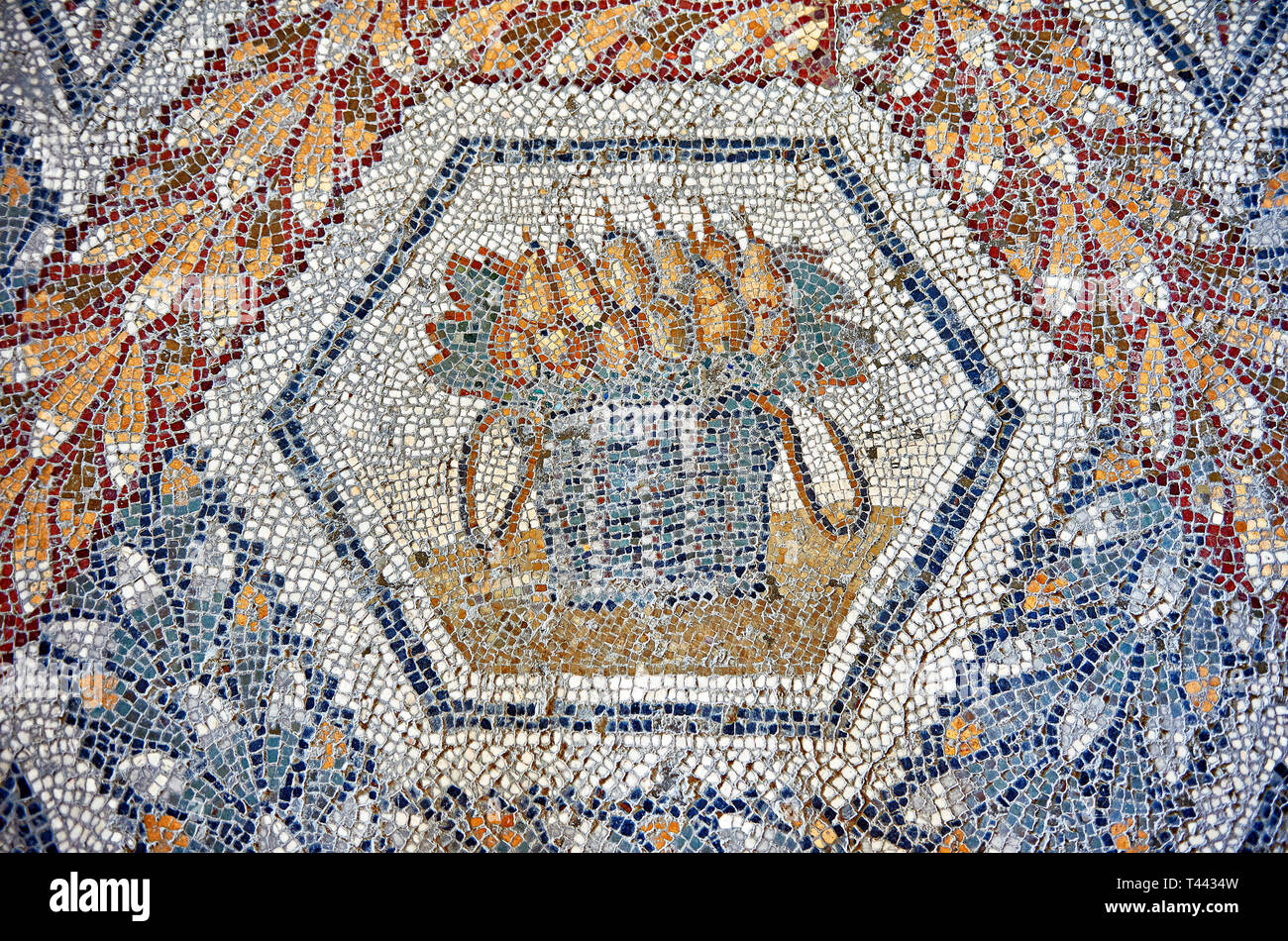 3e siècle mosaïque romaine de bord de poires dans un panier de Thugga, en Tunisie. Le Musée du Bardo, Tunis, Tunisie. Banque D'Images