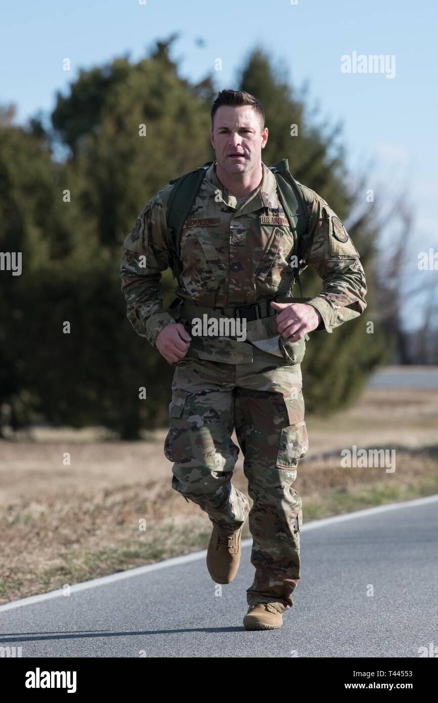 Le s.. Christopher Atkinson, 436e Escadron de maintenance, participe à la 20e Conférence annuelle de Ruck Chosin sur mars 16 mars 2019, au Musée de l'Air Mobility Command sur la base aérienne de Dover, Delaware Le cours a commencé et fini à l'AMC Museum adjacent à Dover AFB. Banque D'Images Le s.. Christopher Atkinson, 436e Escadron de maintenance, participe à la 20e Conférence annuelle de Ruck Chosin sur mars 16 mars 2019, au Musée de l'Air Mobility Command sur la base aérienne de Dover, Delaware Le cours a commencé et fini à l'AMC Museum adjacent à Dover AFB. Banque D'Images