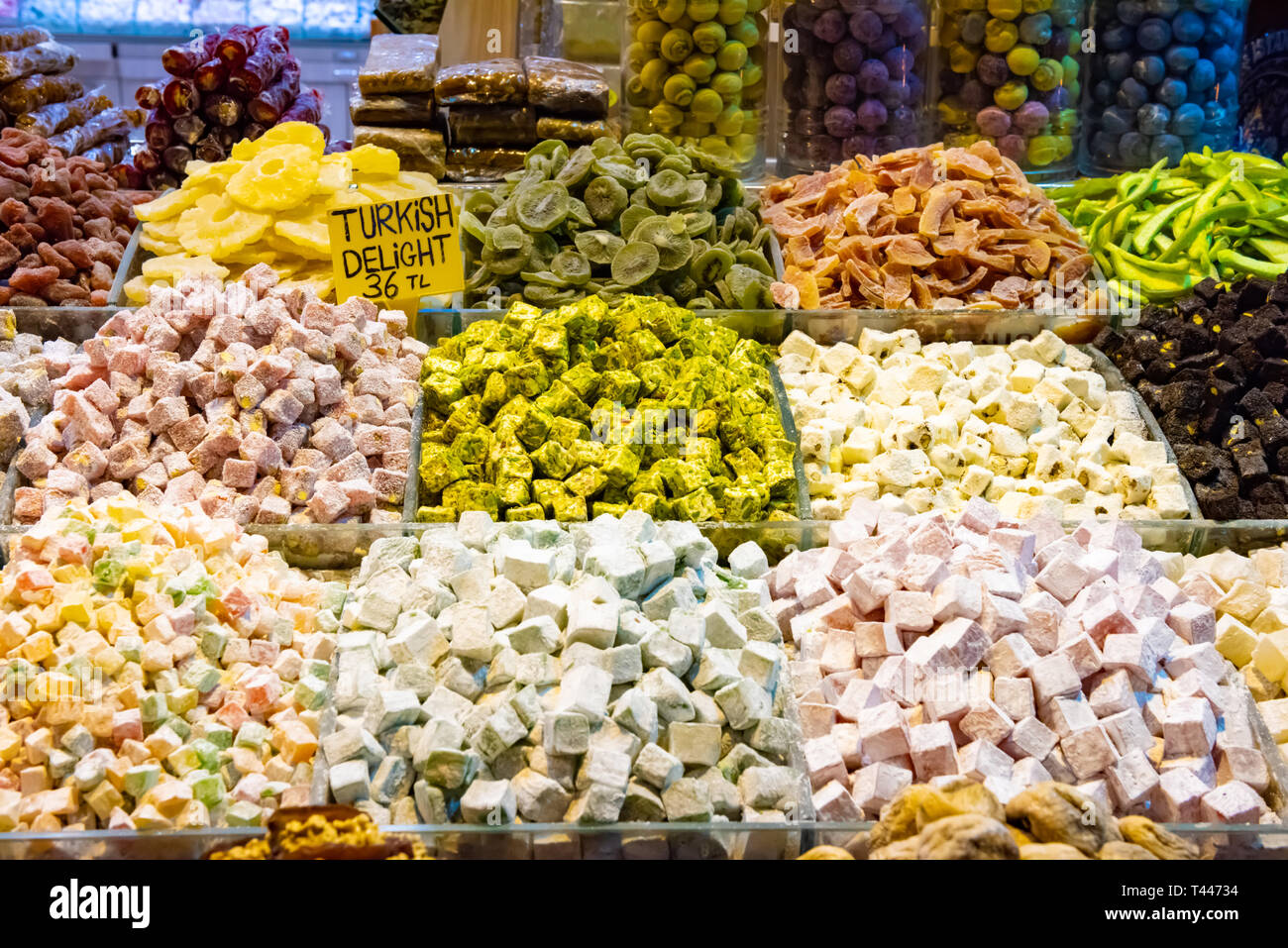 Loukoum bonbons à marché aux épices ou Le Grand Bazar à Istanbul Turquie Banque D'Images