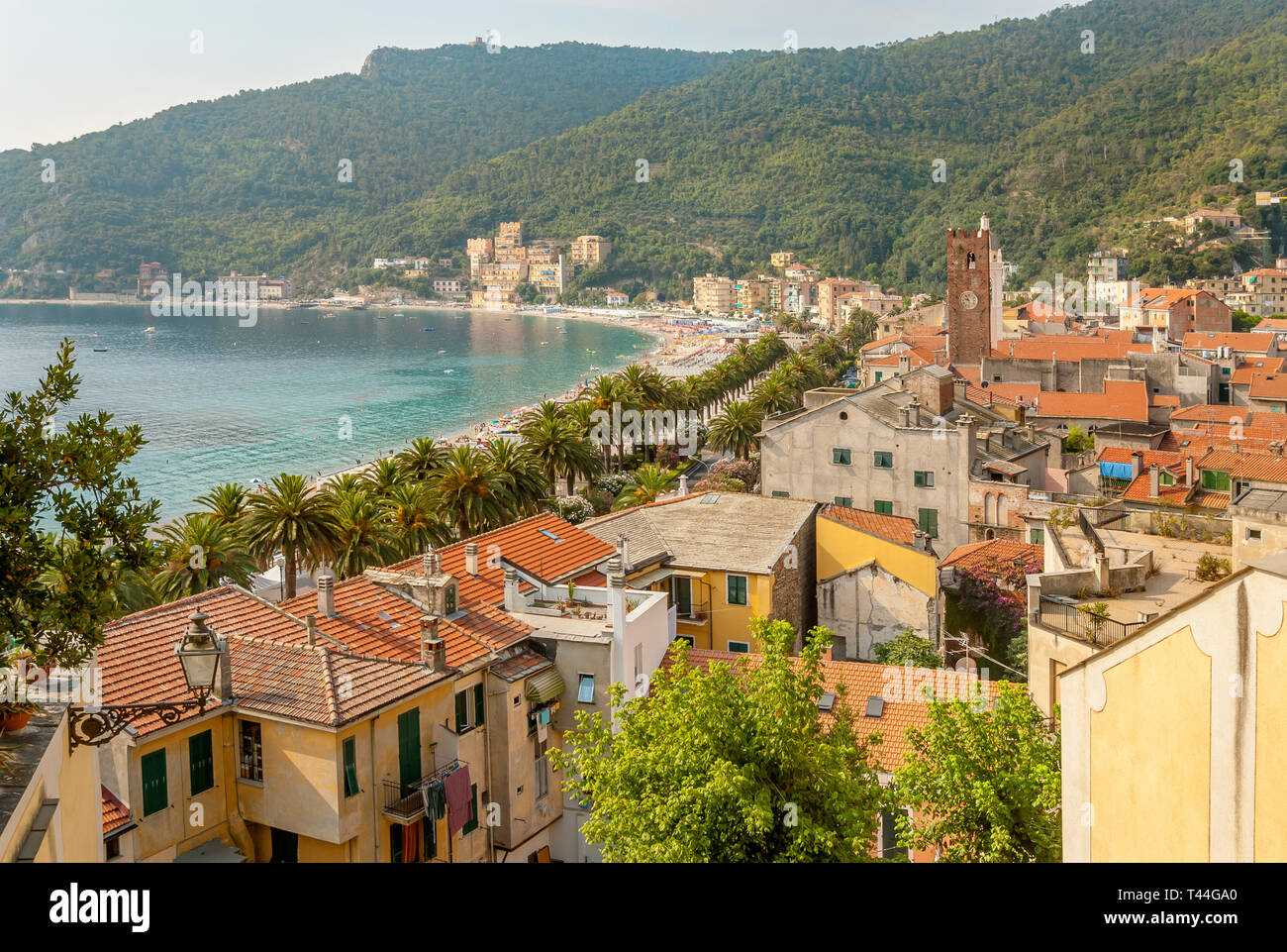 Vue sur Noli sur la côte ligure, nord-ouest de l'Italie Banque D'Images