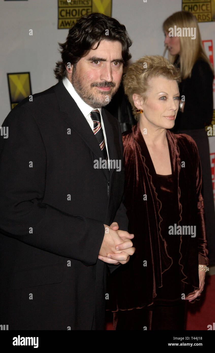 LOS ANGELES, CA. 17 janvier 2003 : l'acteur Alfred Molina et actrice épouse JILL GASCOINE au Broadcast Film Critics 8e Critics' Choice Awards au Beverly Hills Hotel. © Paul Smith / Featureflash Banque D'Images