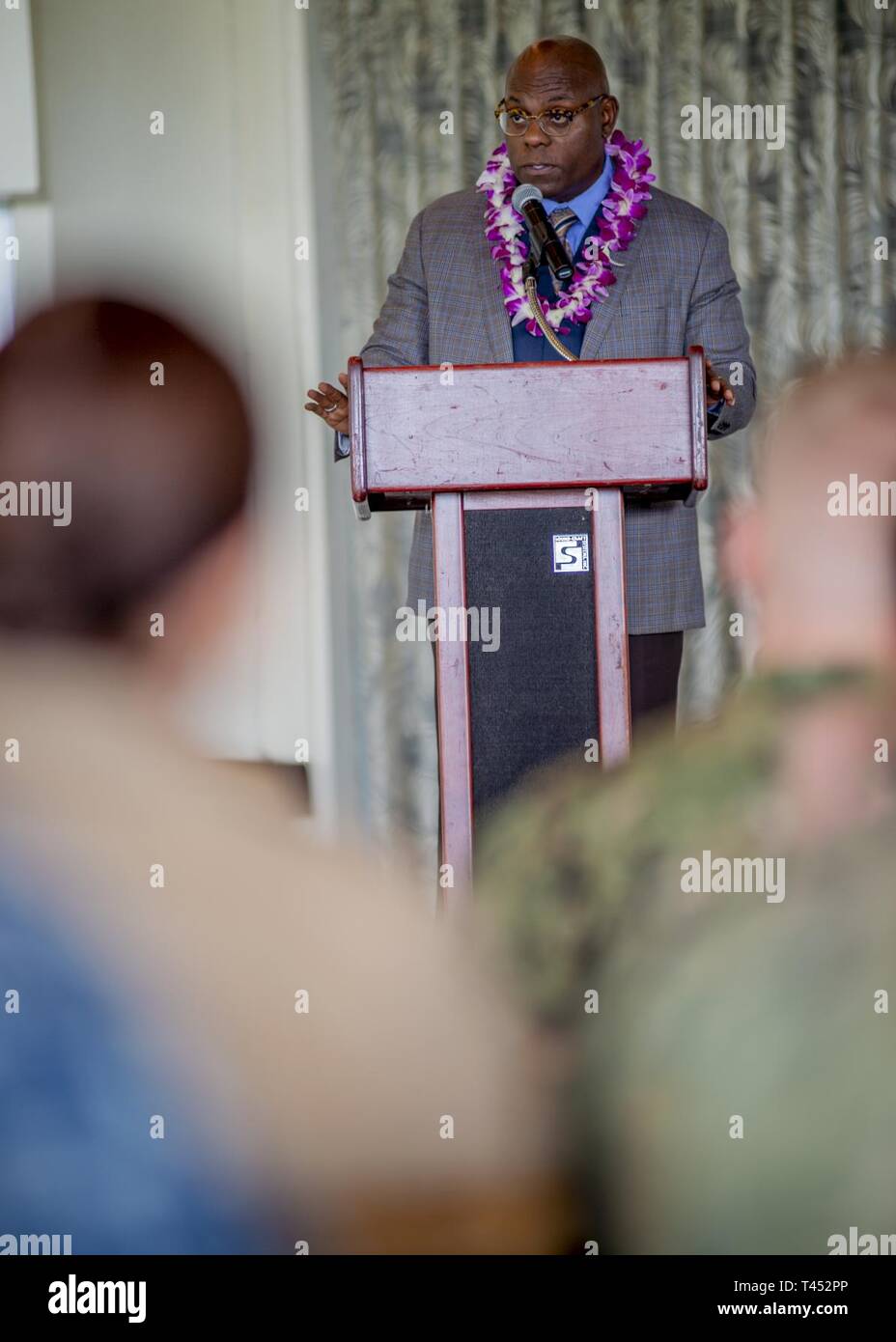 PEARL HARBOR (fév. 27, 2019) Le Dr Anthony J. Cook, le révérend et le lieutenant-colonel aumônier dans l'armée américaine se réserve, prononce une allocution à la célébration du mois de l'histoire des Noirs à l'Officers Club Hickam sur une base commune (JBPHH Harbor-Hickam Pearl). Le Mois de l'histoire des Noirs est une célébration annuelle des réalisations faites par les Africains américains tout au long de l'histoire américaine. Banque D'Images