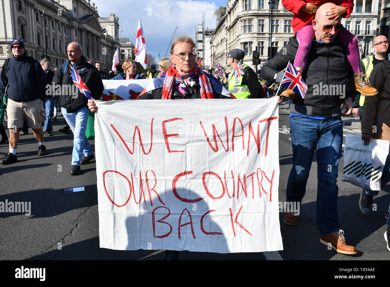 Londres, Angleterre, Royaume-Uni, 13 avril 2019. Gilet jaune manifester contre l'absence d'accord du gouvernement britannique de quitter l'Union européenne. Credit Photo : Alamy/Capital Live News Banque D'Images