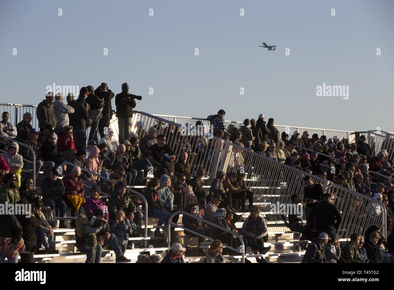 L'équipe de démonstration A-10 effectue une démonstration aérienne acrobatique pour les spectateurs pendant les 2019 Yuma twighlight hébergé par Marine Corps Air Statiion(MCM) Yuma (Arizona), 8 mars 2019. L'airshow est MCAS Yuma's seulement militaire de l'aéronautique de l'année et donne à la communauté une occasion de voir l'antenne et palpitante pour les artistes interprètes ou exécutants au sol libre tout en interagissant avec les Marines et les marins. Banque D'Images