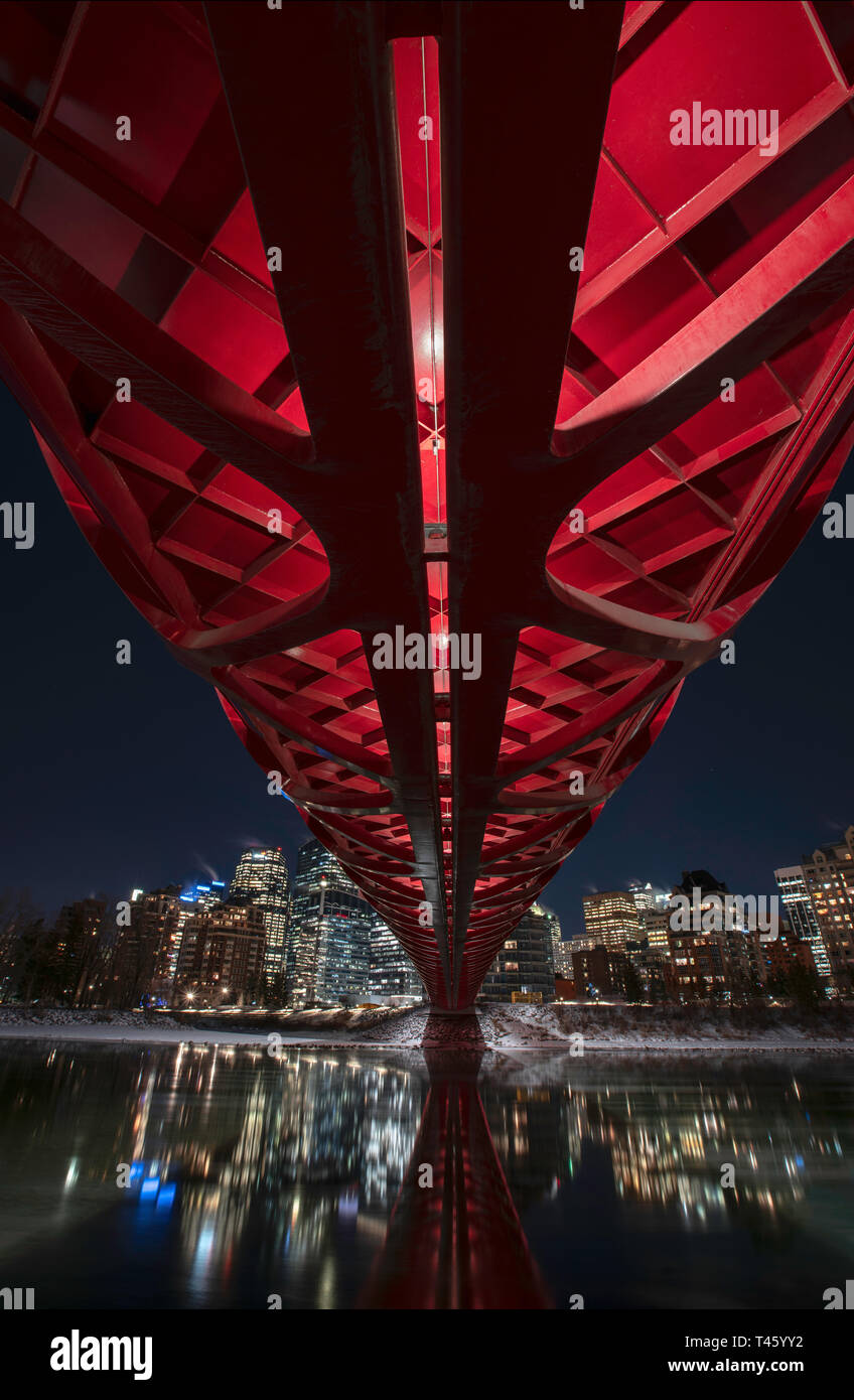 Sous le pont de la Paix, Calgary Banque D'Images