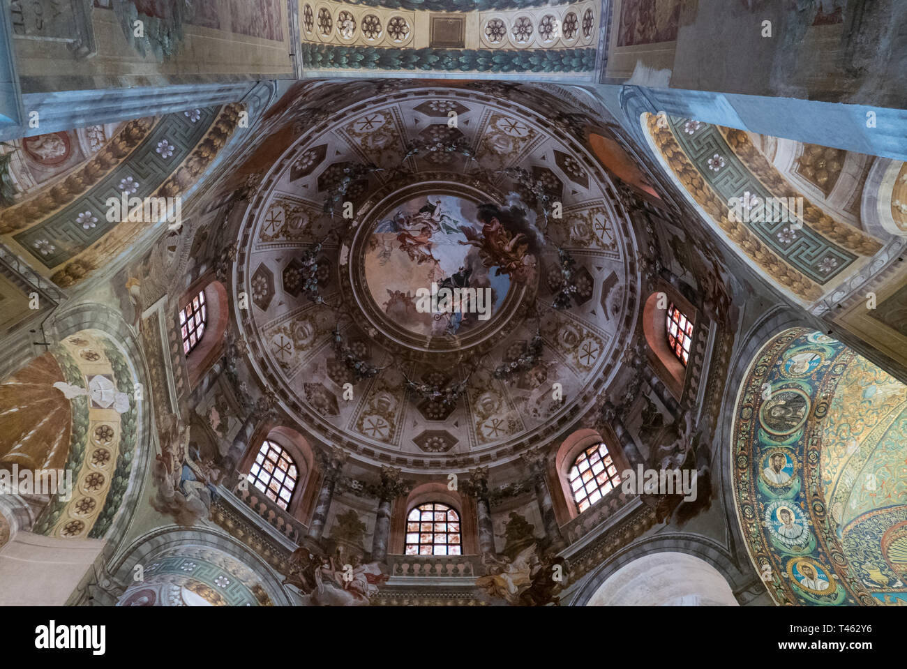 RAVENNA, ITALIE 03 AOÛT 2018 : mosaïques de la Basilique de San Vitale à Ravenne Banque D'Images