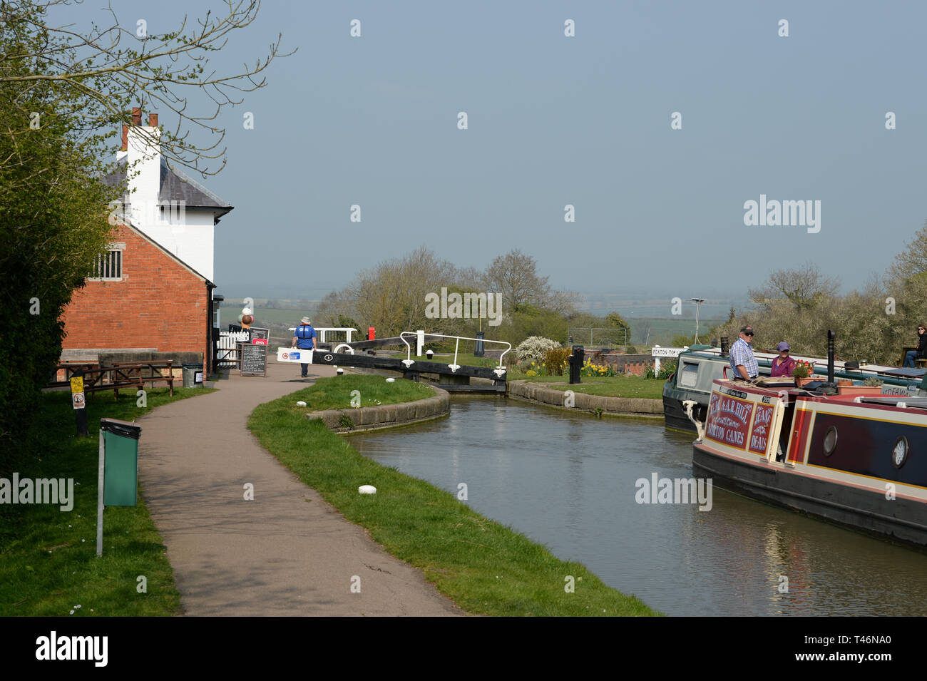 Bateau à Foxton top lock.Foxton locks est le plus grand vol de l'escalier en Angleterre composé de 10 écluses. Banque D'Images