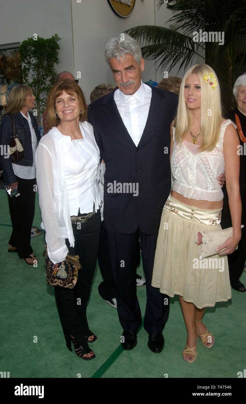 LOS ANGELES, CA. 17 juin 2003 : l'Acteur SAM ELLIOTT & femme actrice KATHERINE ROSS et sa fille CLEO en première mondiale de son nouveau film Hulk à Universal Studios Hollywood. Banque D'Images