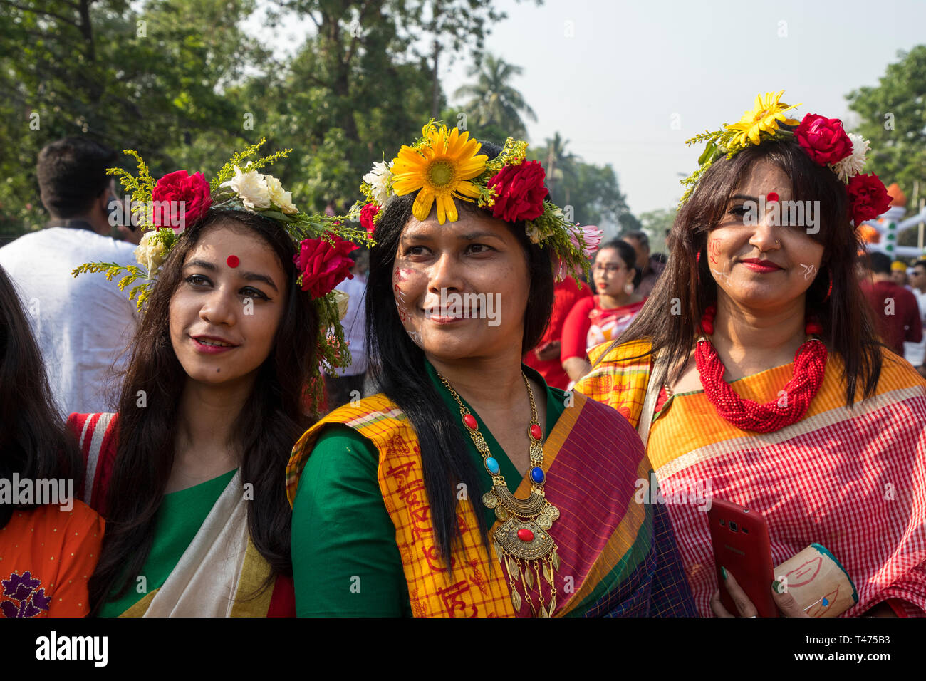 Dhaka, Bangladesh. 14 avr, 2019. Shobhajatra Mangal, une procession colorée et festive célébrant le Pahela Baishakh, Bangala Nouvelle année, part Banque D'Images