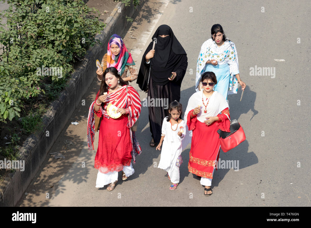 Dhaka, Bangladesh. 14 avr, 2019. Shobhajatra Mangal, une procession colorée et festive célébrant le Pahela Baishakh, Bangala Nouvelle année, part Banque D'Images