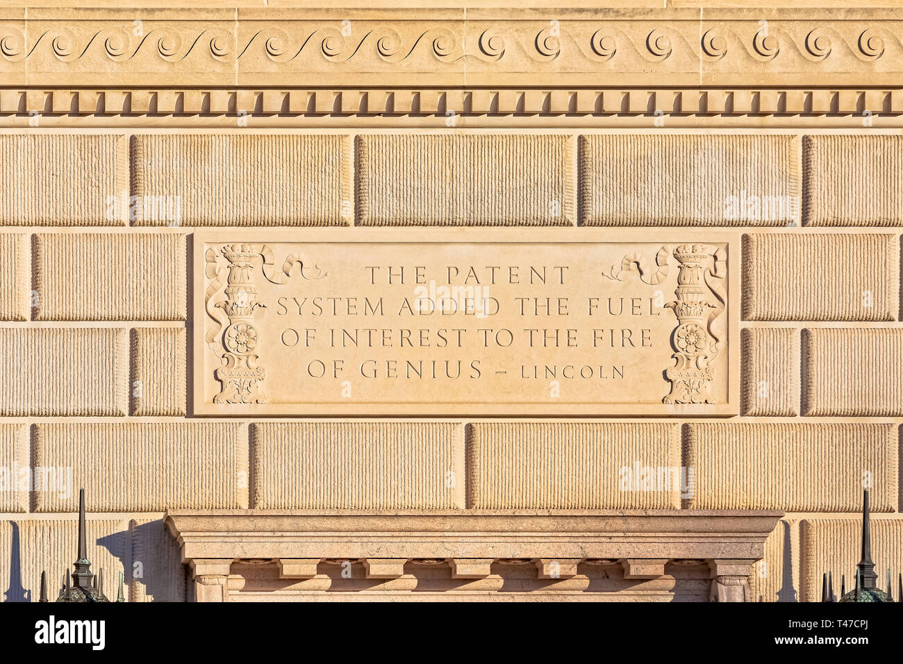 Citation Par Le President Abraham Lincoln Sur Le Mur Du Batiment Du Commerce A Washington Dc Photo Stock Alamy