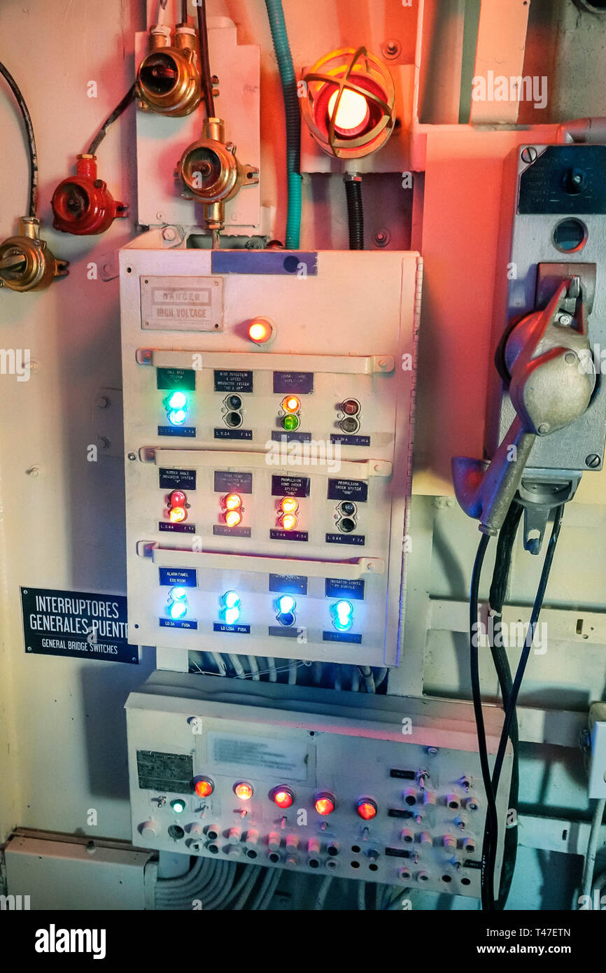 Cartagena Colombie,Museo Naval del Caribe,Caribbean naval Museum,exposition de simulateur sous-marin,commutateurs,intérieur,COL190122050 Banque D'Images