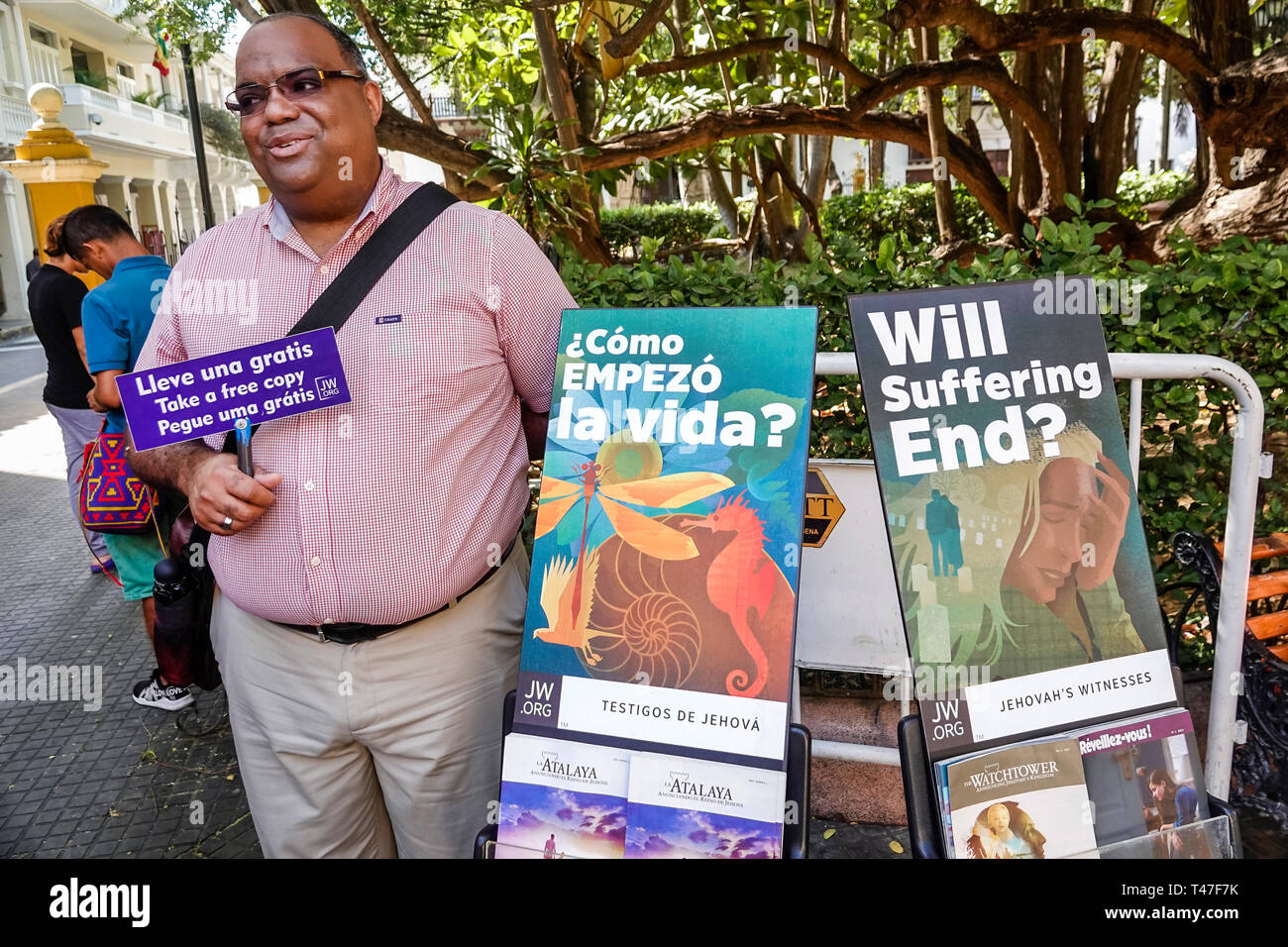 Cartagena Colombie,résident hispanique,résidents,homme hommes,Noir témoins de Jéhovah,Espagnol langues anglaises,signes,prosélytisme,ministère,m Banque D'Images