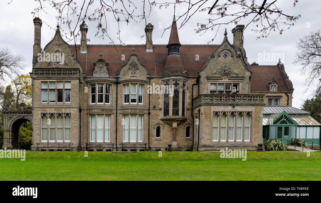 Denzell Jardins et chambre. Construit par Robert Scott, cette chambre à Bowden, Altrincham dispose d'un bassin d'agrément, des vignes, des orchidées, et un jardin en contrebas. Banque D'Images