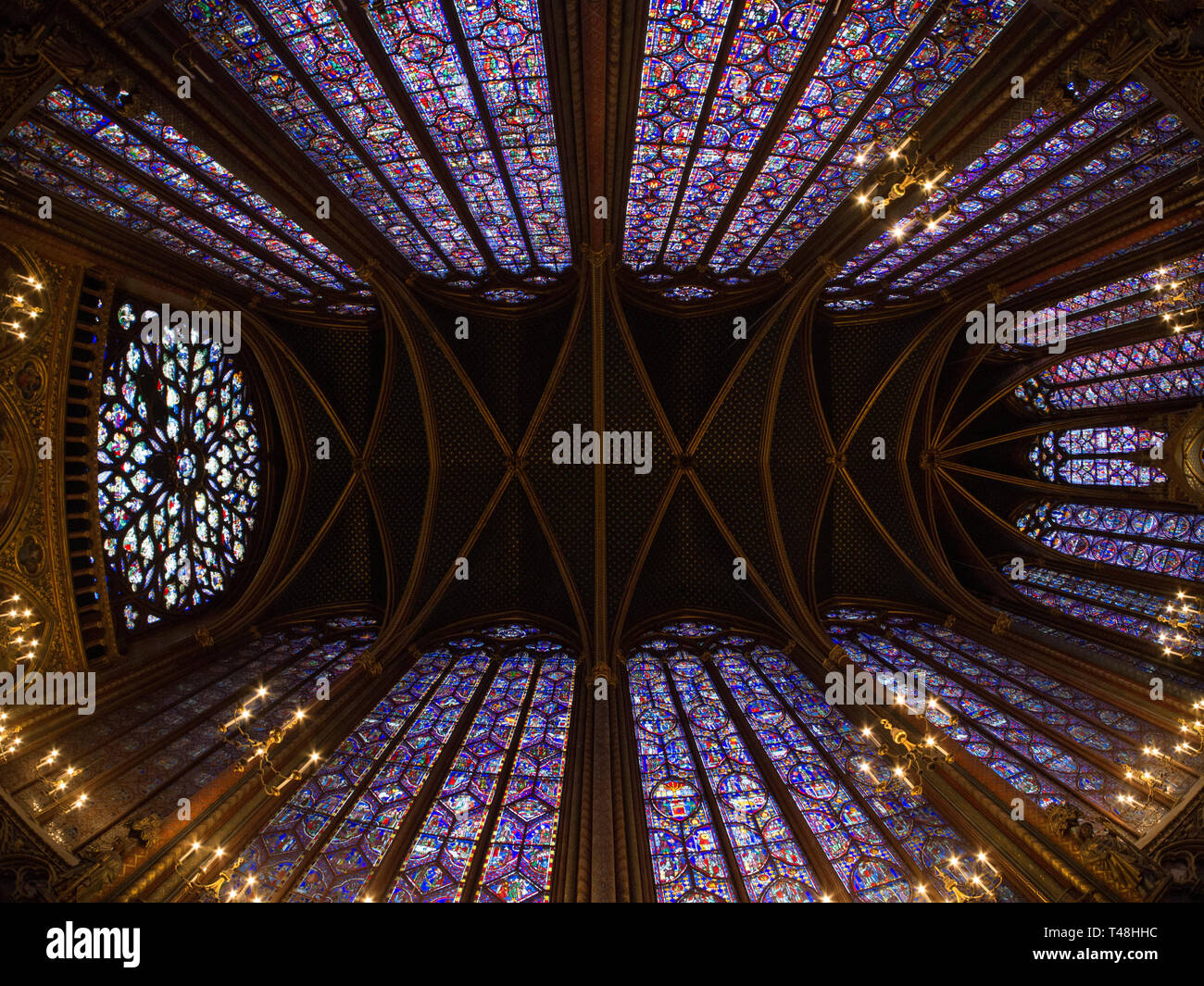 Vue Fisheye du toit et l'intérieur de la Sainte-Chapelle de Paris, France Banque D'Images
