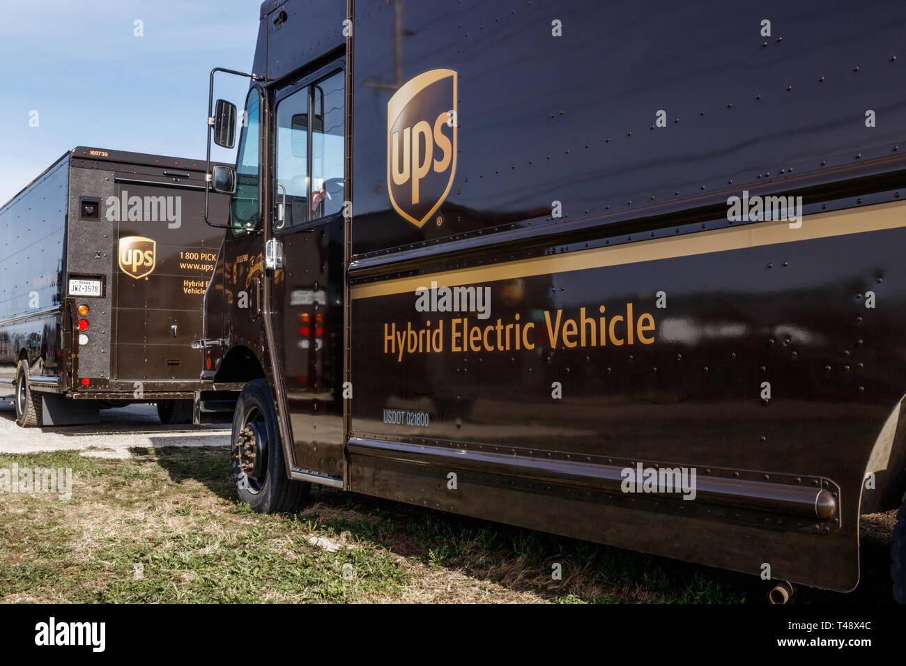 Celina - Circa Avril 2019 : United Parcel Service des véhicules électriques hybrides. UPS est la plus importante entreprise de livraison de colis JE Banque D'Images