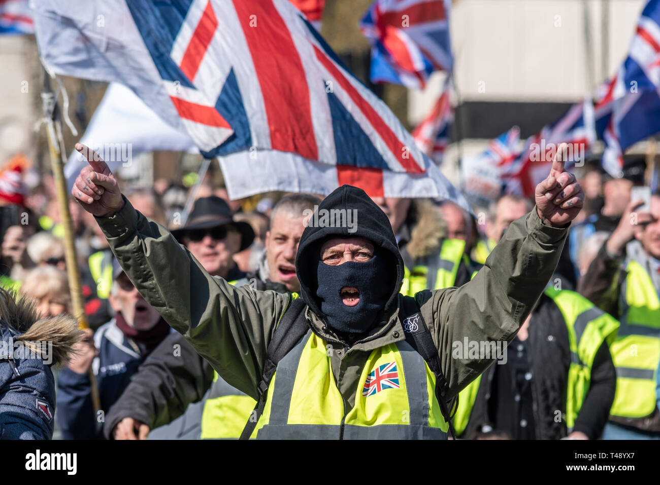 "Nous voulons que notre pays", les manifestants se sont réunis au Parlement place devant les Chambres du Parlement à Westminster en colère contre l'UE de ne pas quitter la France Banque D'Images