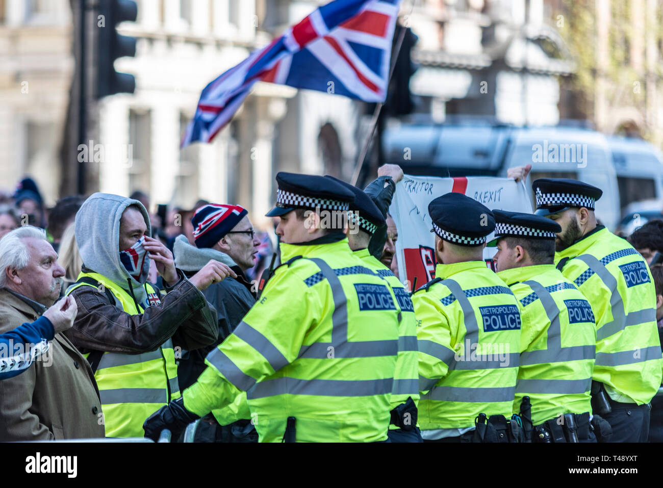 "Nous voulons que notre pays", les manifestants se sont réunis au Parlement place devant les Chambres du Parlement à Westminster en colère contre l'UE de ne pas quitter la France Banque D'Images