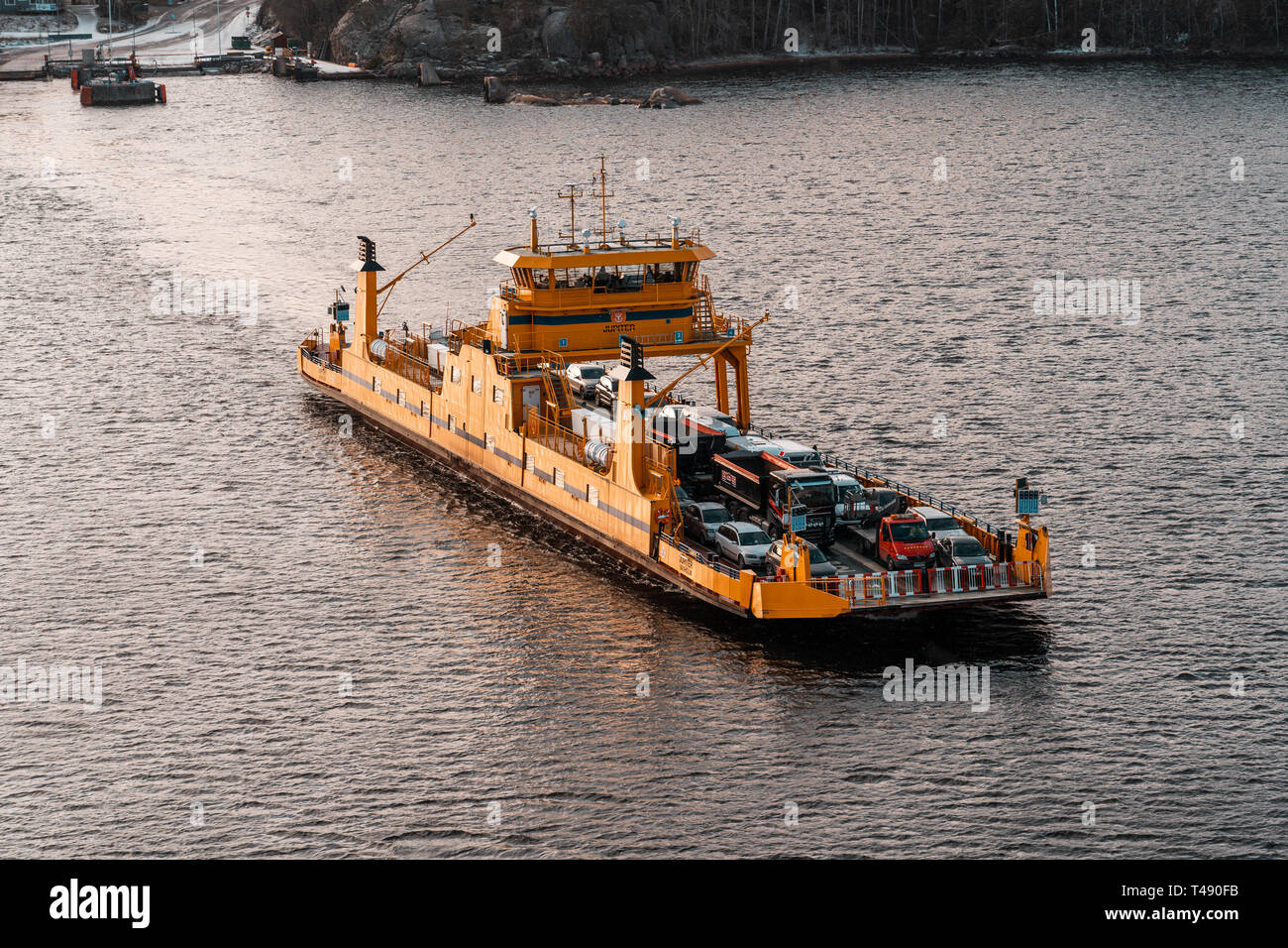 Editorial 03.26.2019 Stockholm Suède. Jupiter, l'un des ferries dans l'archipel, transporte les voitures et les gens à la terre ferme Banque D'Images