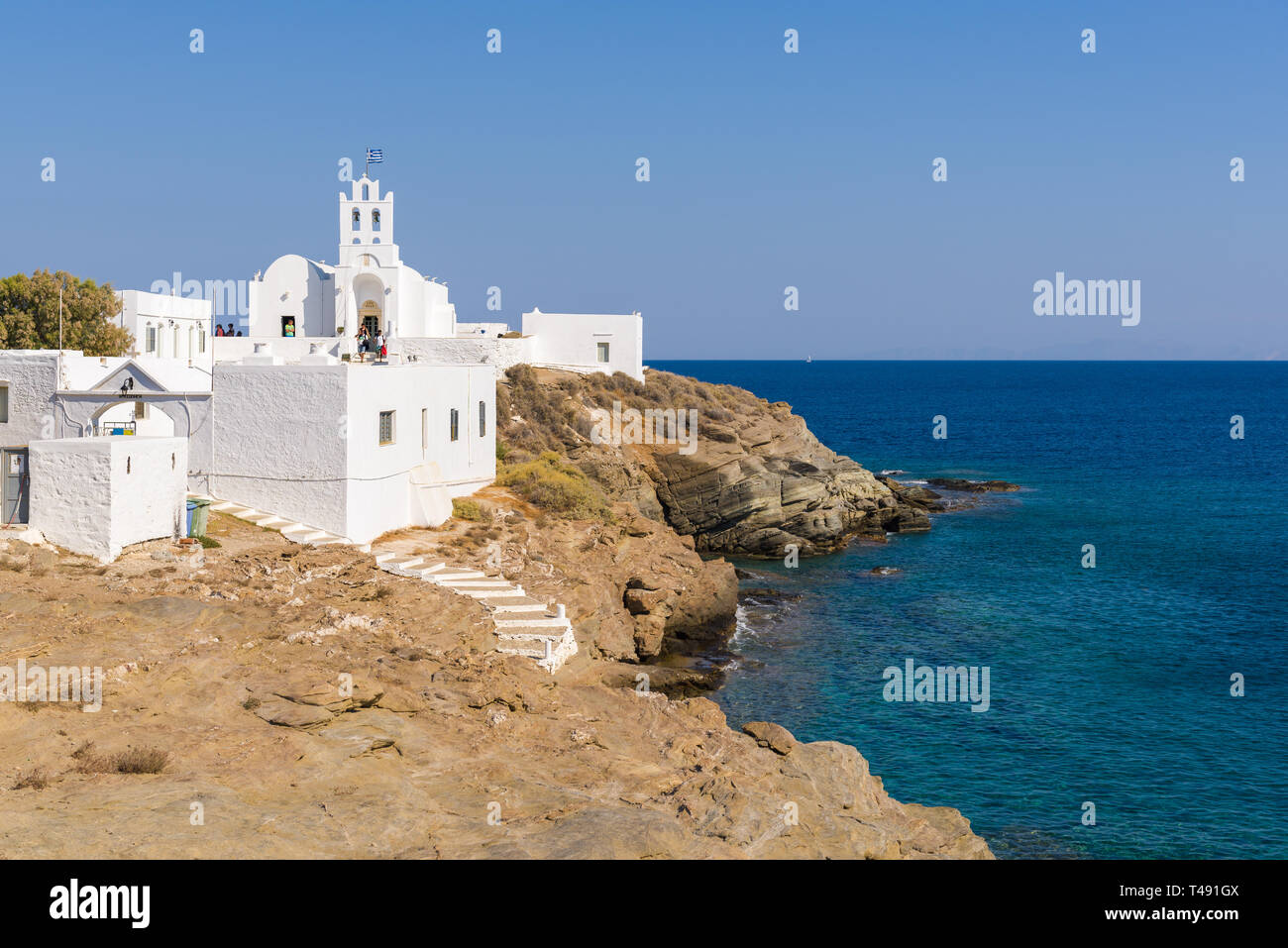 Chrisopigi monastère situé à l'extrémité sud-est de l'île de Sifnos. Cyclades, Grèce Banque D'Images