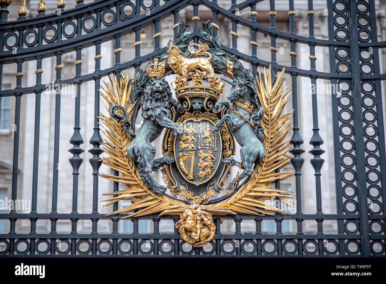 Portes de Buckingham Palace - Londres, Angleterre Banque D'Images