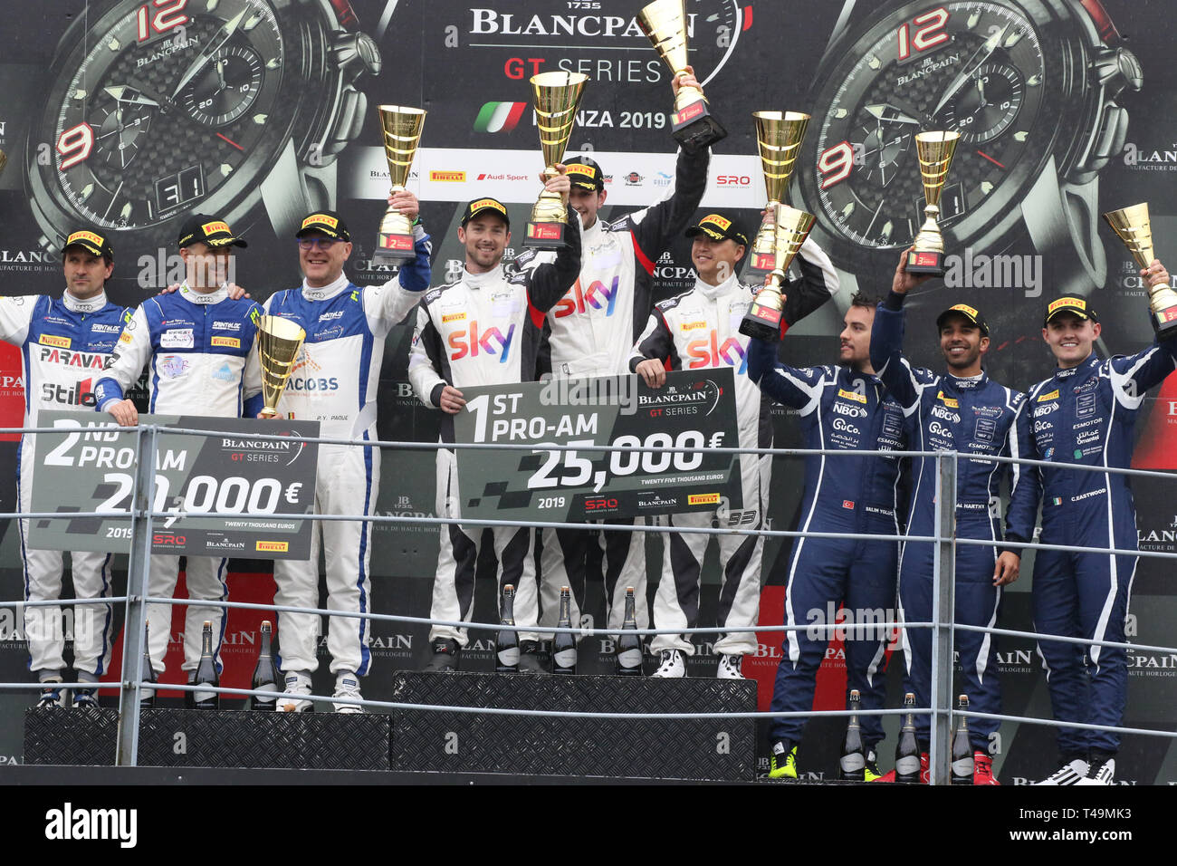 Monza, Italie. 14 avr, 2019. Pro Am Cup # 1 podium avec les pilotes de course Tempesta Chris Froggatt, Chris Buncombe & Jonathan, # 2 les pilotes de course Sainteloc Fabien Michal, Pierre Yves Pâques & Simon Gachet et # 3 Oman Racing avec TF Sport AMR Aston Martin Vantage GT3 Cup Pro-Am avec Yoluc pilotes Salih, Ahmad Al Harthy & Charlie Eastwood au cours de la 2019 GT série Blancpain à Autodromo di Monza, Monza, Italie, le 14 avril 2019. Photo par Jurek Biegus. Usage éditorial uniquement, licence requise pour un usage commercial. Aucune utilisation de pari, de jeux ou d'un seul club/ligue/dvd publications. Credit : UK Sports P Banque D'Images