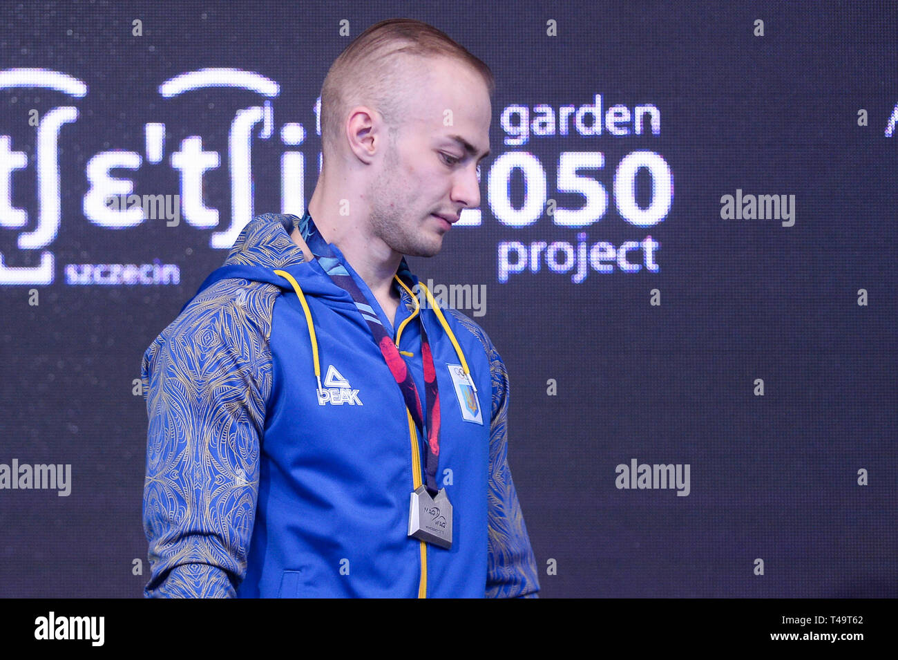 Pakhniuk Petro de Ukraine vu avec une médaille d'argent aux barres parallèles durant la finale finale de l'appareil 8e championnats d'Europe en gymnastique artistique (jour 5). Banque D'Images