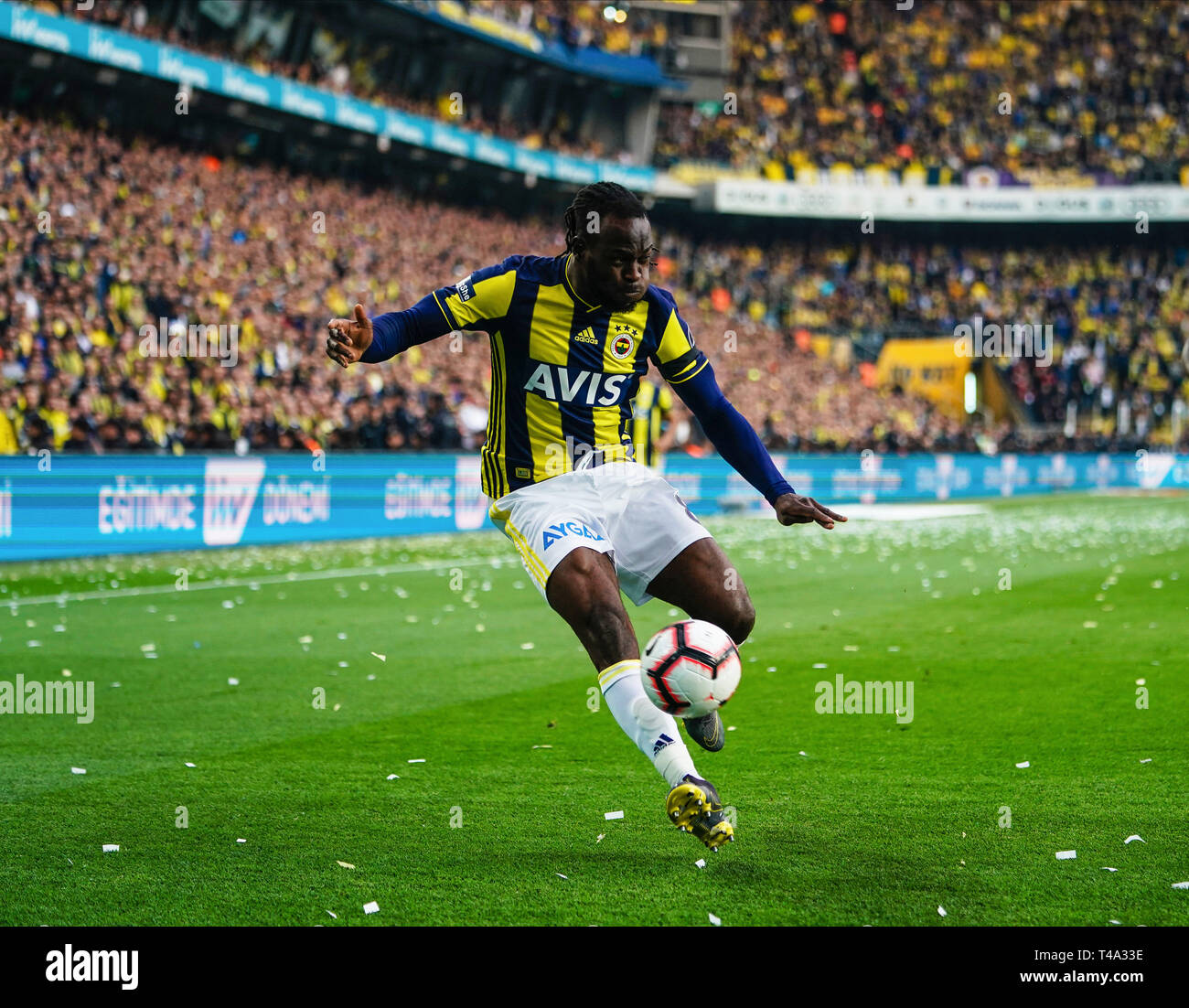 14 avril 2019 : Victor Moses de Fenerbache au cours de la Super Lig turque entre Fenerbache et Galatasaray à l'ÅžÃ¼krÃ¼ SaracoÄŸlu Stadium à Istanbul , Turquie. Ulrik Pedersen/CSM. Banque D'Images