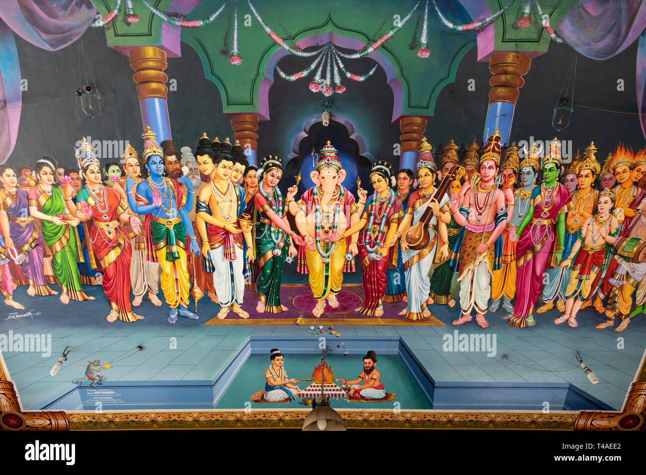 L'horizontale de près de l'incroyable plafond peint à l'Manakula Vinayagar temple en Inde. Banque D'Images