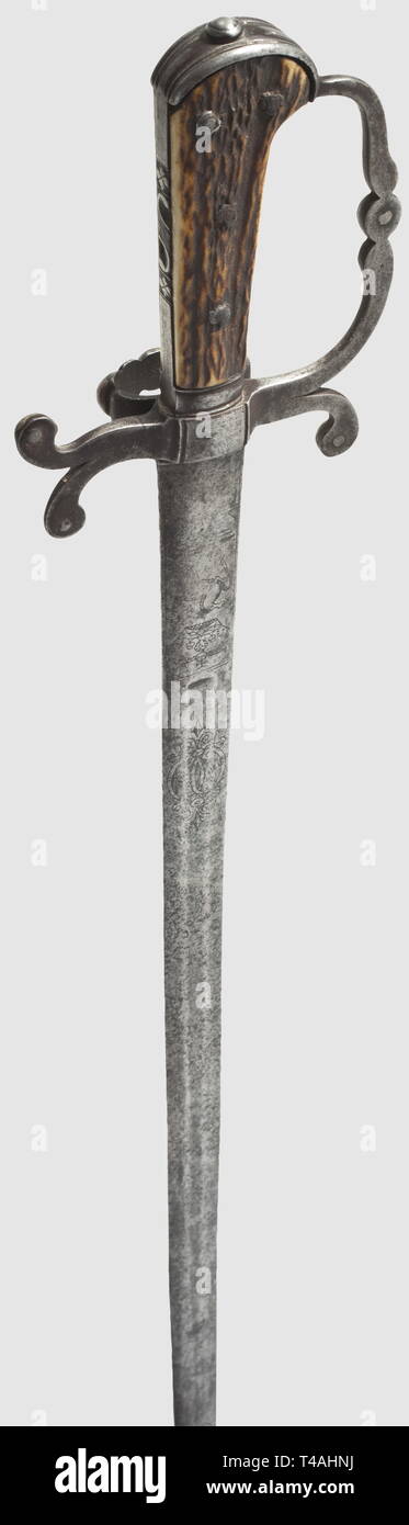 Une hallebarde de l'Allemagne du Sud, vers 1500. Grande lame dentée avec plusieurs point de perforations. Le côté droit de la lame affiche les vestiges d'un grand saint gravé, portés par le nettoyage. Une pointe de section carrée à l'arrière. Deux poids lourds sangles latérales, terminatig dans twisted points. Haft octogonale de remplacement. Longueur 217 cm, historique, historique, 16e siècle, à double tranchant couteau de chasse, de chevauchement, thrustings, arme, armes, armes, armes, combats, objet, objets, alambics, clipping, coupures, cut out, cut-out, cut-outs,-Additional-Rights Clearance-Info-Not-Available Banque D'Images