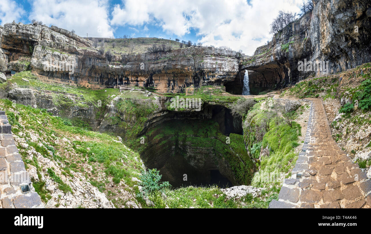 Gorge Baatara cascade et les trois ponts naturels, Tannourine, Liban Banque D'Images