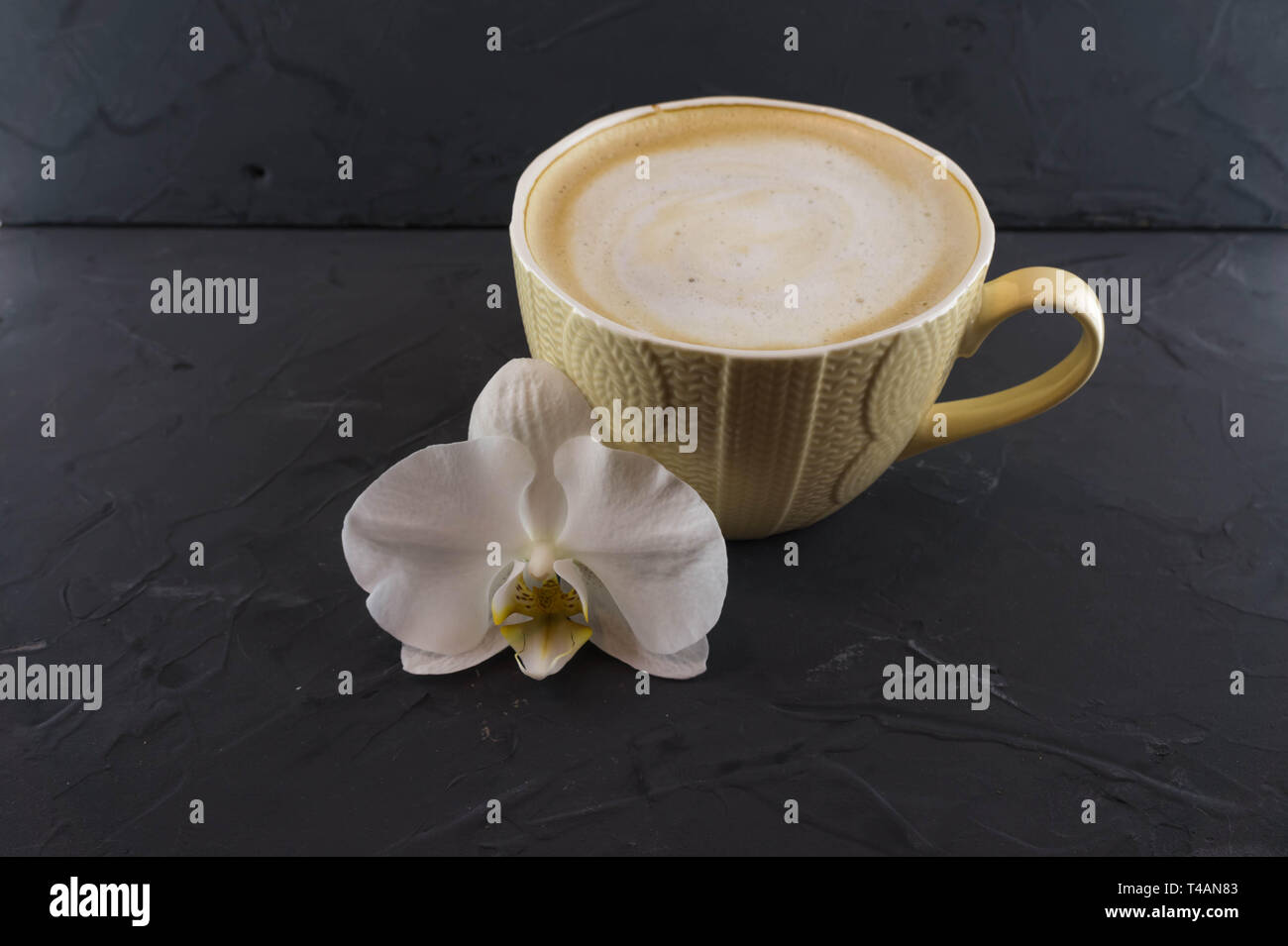 Espresso With Orchid Banque D Image Et Photos Alamy Espresso With Orchid Banque D Image Et Photos Alamy