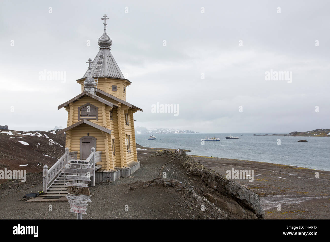 Une chapelle orthodoxe russe Belingshausen à une station de recherche antarctique Station sur l'île du Roi George, Shetland du Sud, l'Antarctique. Banque D'Images