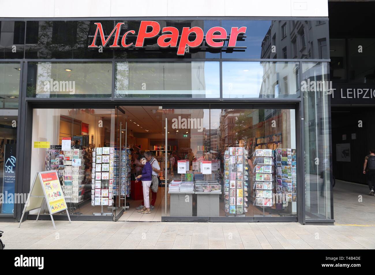 LEIPZIG, ALLEMAGNE - le 9 mai 2018 : visite au magasin de papeterie McPaper Grimmaische Street à Leipzig, en Allemagne. Grimmaische Straße est le coeur de L Banque D'Images
