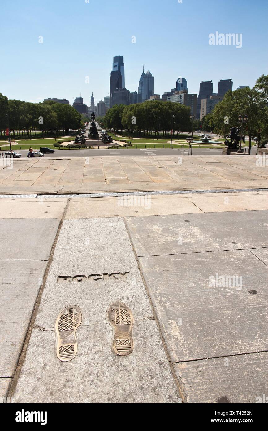 Philadelphie, USA - 12 juin 2013 : Mesures rocheux monument à Philadelphie. Le monument commémore le célèbre film Rocky de 1976. Banque D'Images