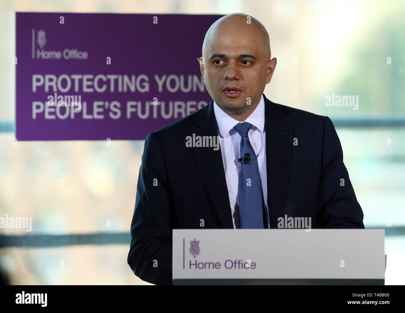 Secrétaire d'accueil Sajid Javid prononce un discours à propos des crimes violents à l'espace ovale à Londres, où il a déclaré que la violence grave doit être traitée comme l'éclosion d'une "maladie virulente' alors qu'il expose son plan pour mettre fin à l'effusion sur les rues de la Grande-Bretagne. Banque D'Images