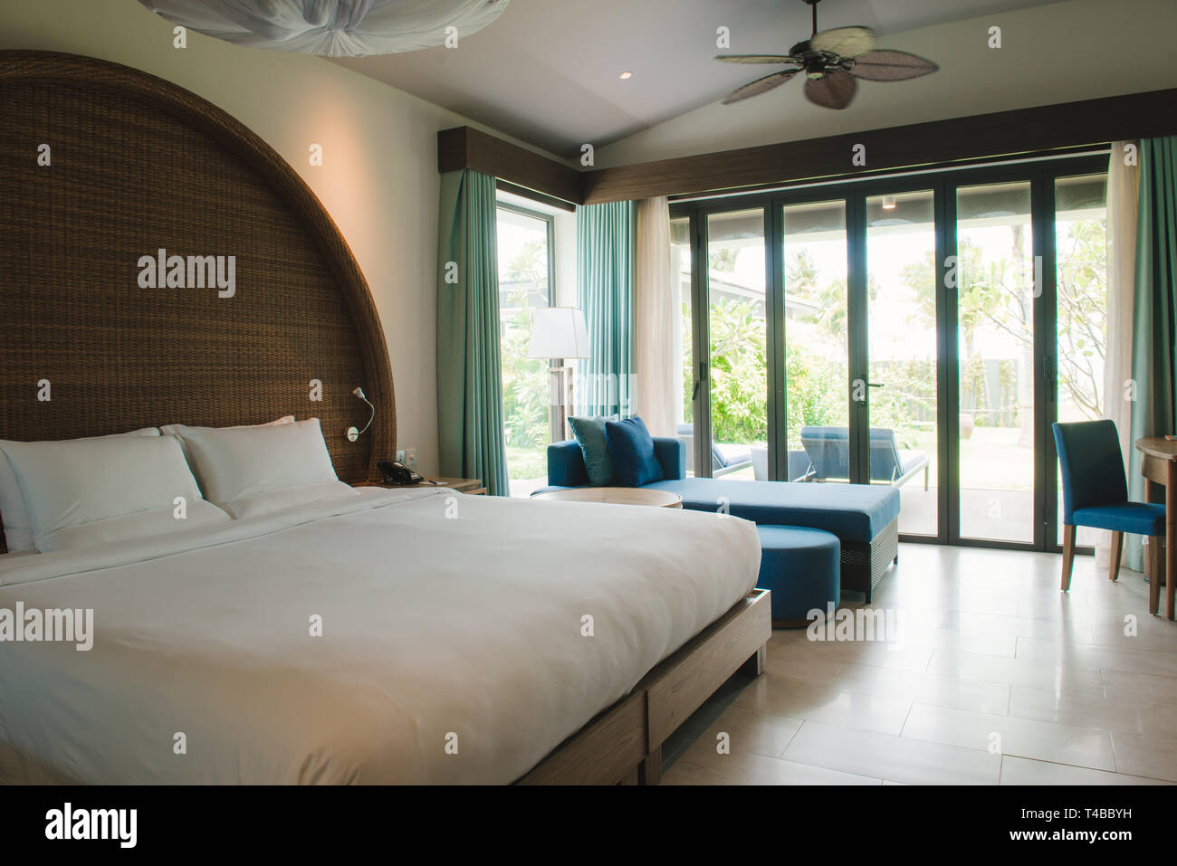 PHU QUOC, VIETNAM 28 juin 2017 : l'intérieur de cette chambre moderne et confortable chambre d'hôtel Banque D'Images