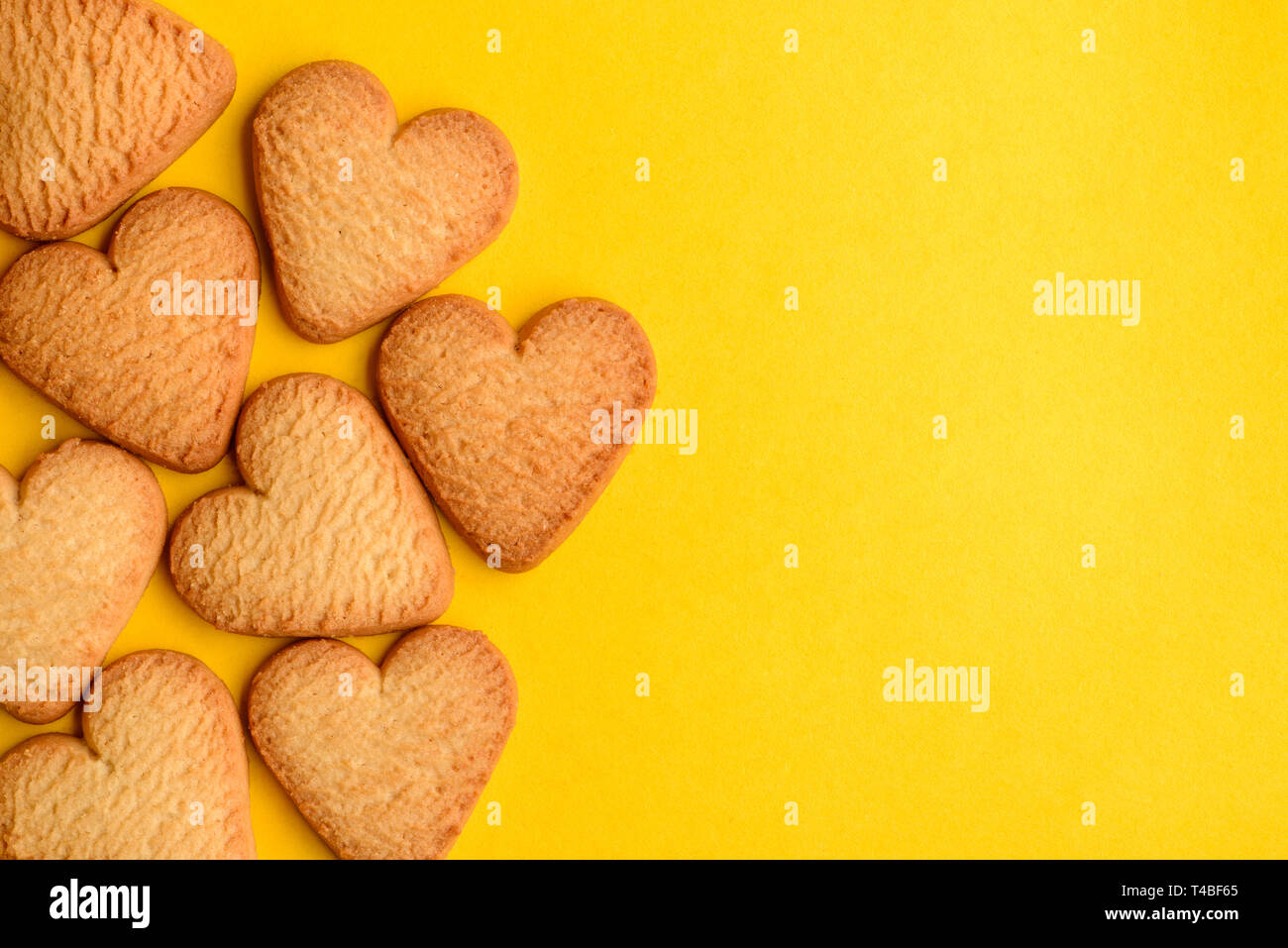 Tas de cookies en forme de cœur Banque D'Images