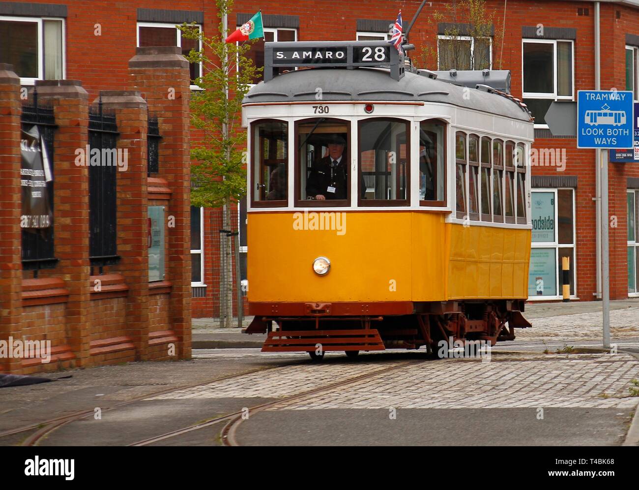 Liverpool, Royaume-Uni 12 avril 2019 un tramway Vintage prend la route de crédit Wirral Ian Fairbrother/Alamy Stock Photos Banque D'Images