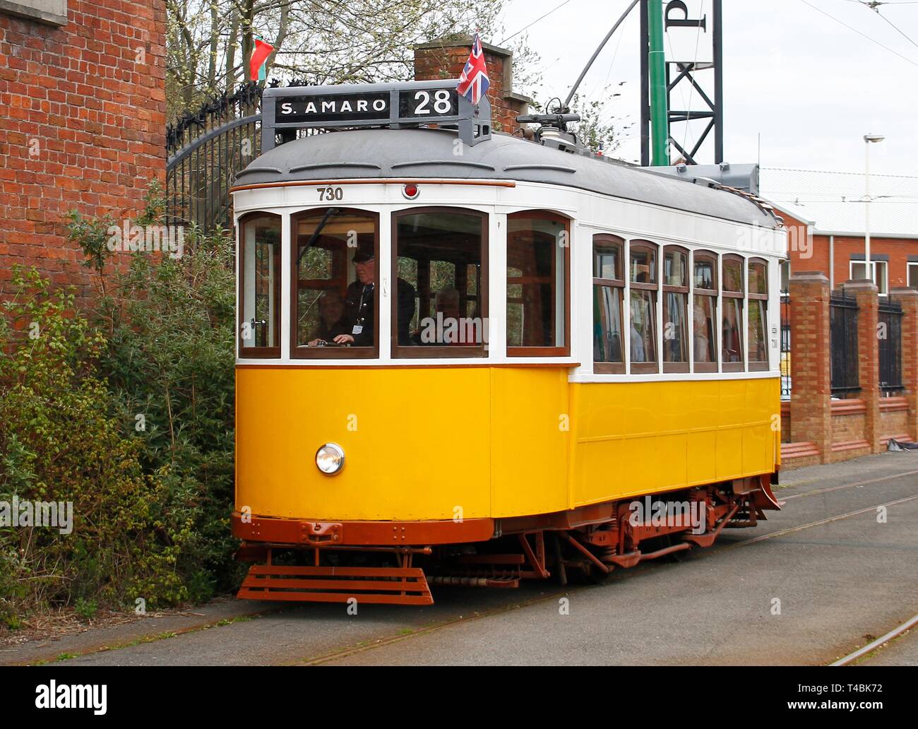 Liverpool, Royaume-Uni 12 avril 2019 un tramway Vintage prend la route de crédit Wirral Ian Fairbrother/Alamy Stock Photos Banque D'Images