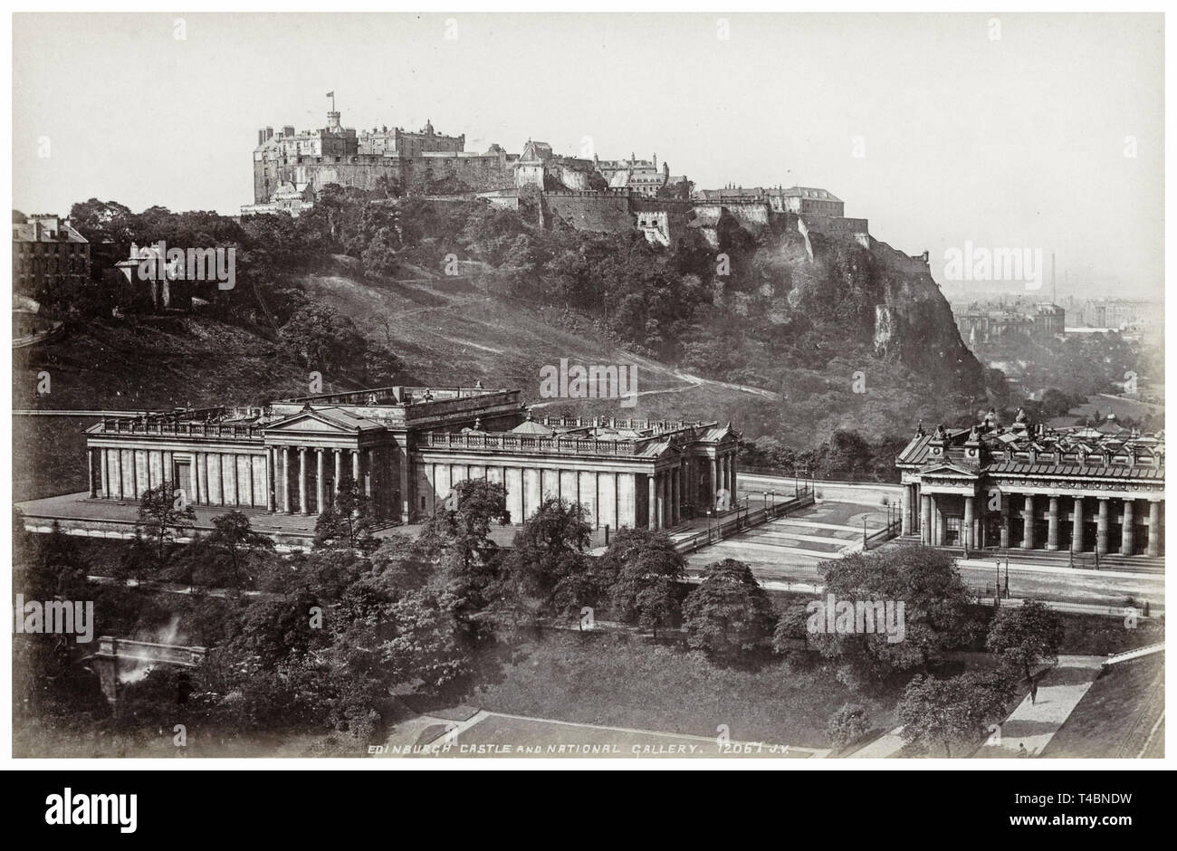 Le château d'Édimbourg et Scottish National Gallery, vintage photo de James Valentine, ch. 1870-1890 Banque D'Images