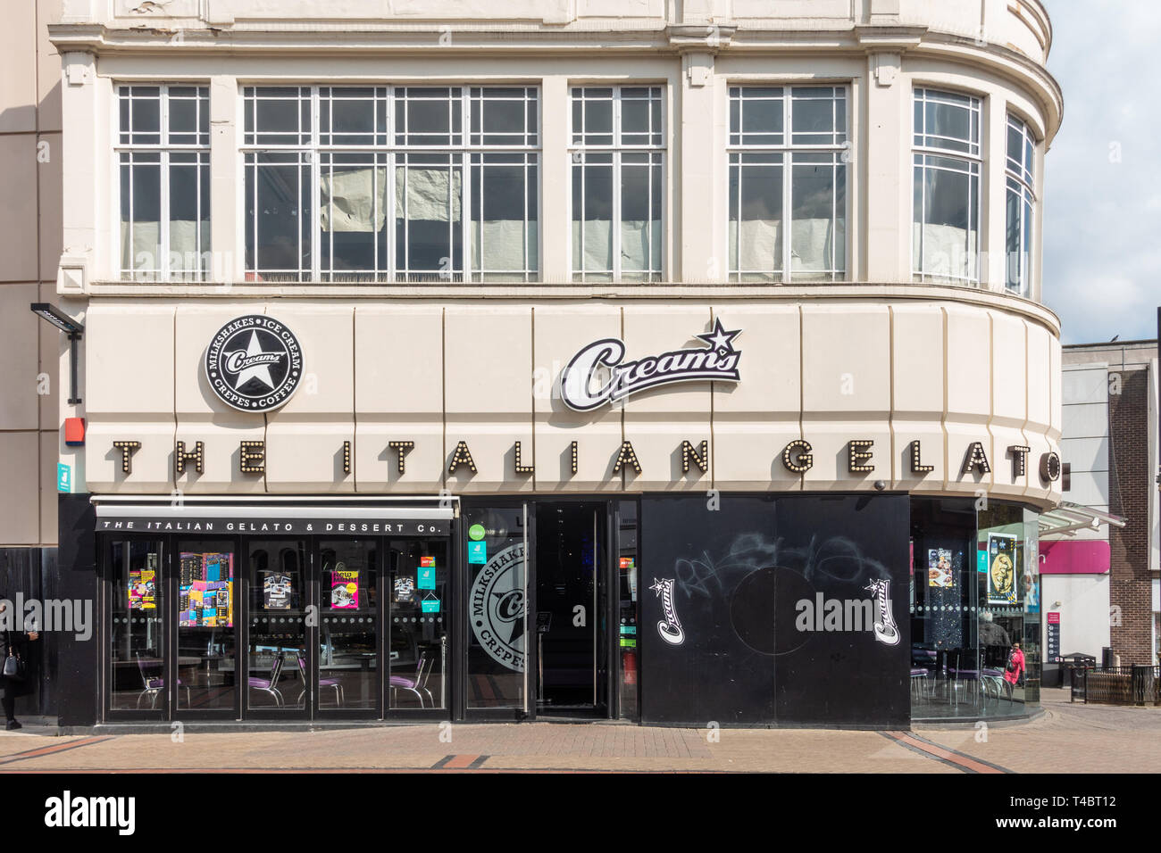 Les crèmes cafe à Luton, Royaume-Uni Banque D'Images