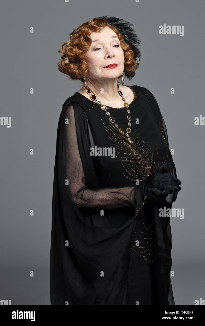 SHIRLEY MACLAINE dans DOWNTON ABBEY (2010). La saison 3. Credit : CARNIVAL FILMS / Album Banque D'Images