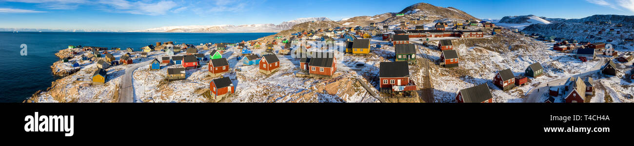 Village Ittoqqortoormiit, Illoqqortoormiut (Groenlandais) Scoresbysund (danois), Groenland Banque D'Images