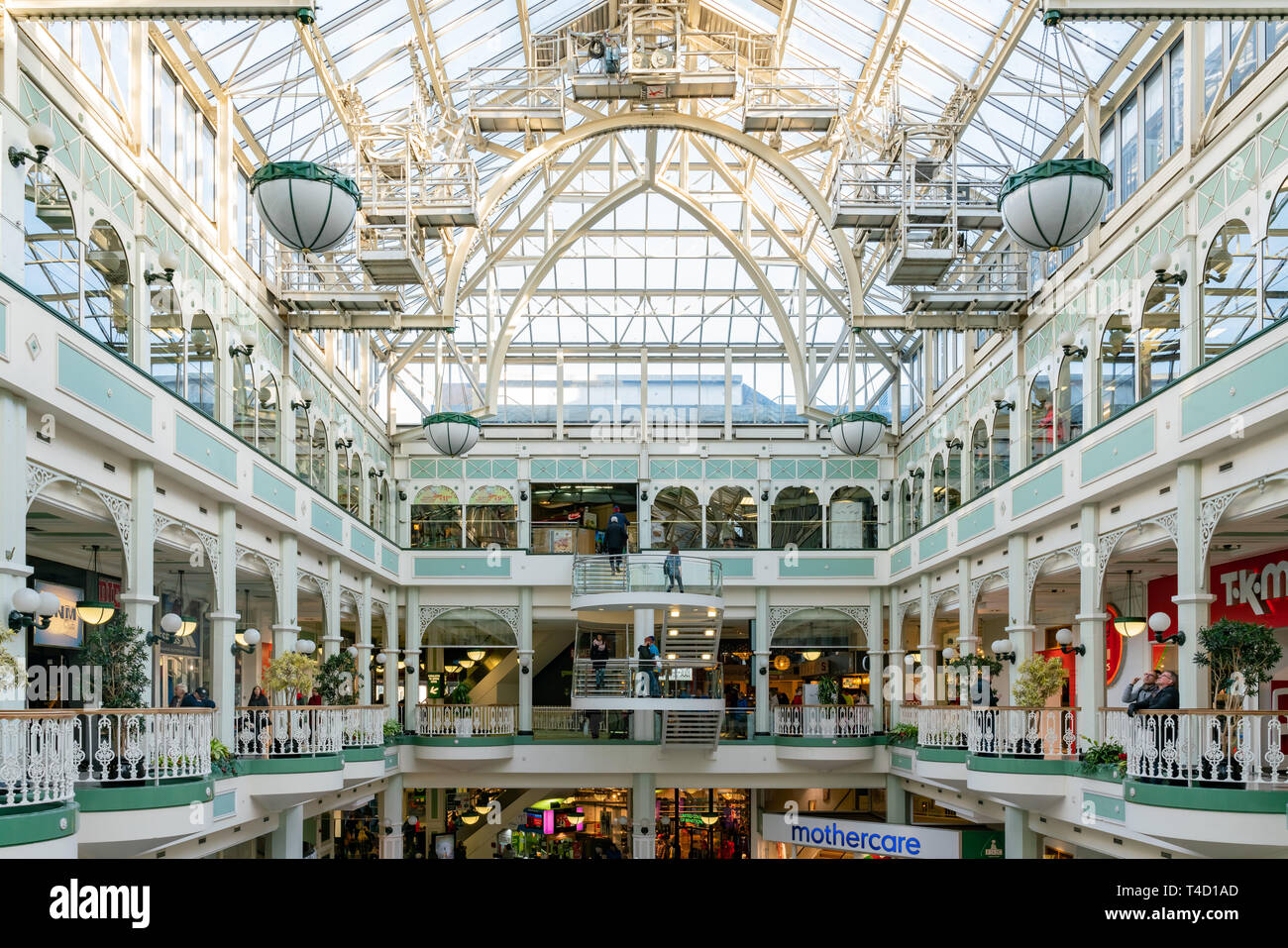 Dublin, OCT 28 : vue de l'intérieur de la célèbre Stephen's Green Shopping Centre le Oct 28, 2018 à Dublin, Irlande Banque D'Images