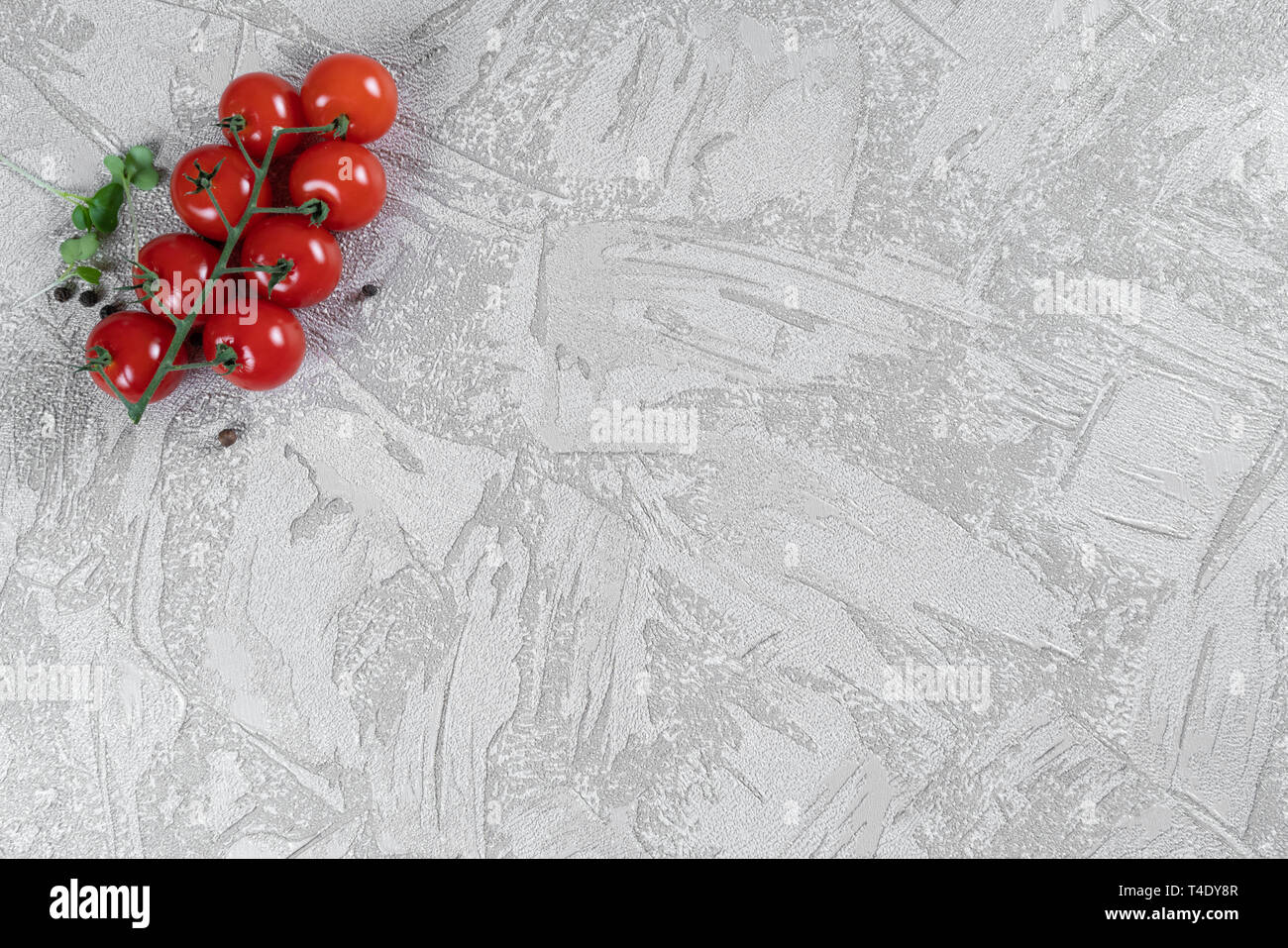 Fond d'aliments sains. Concept d'une alimentation saine, des légumes frais, des noix et des fruits. Sur un fond de bois. Vue d'en haut. Copier l'espace. Banque D'Images