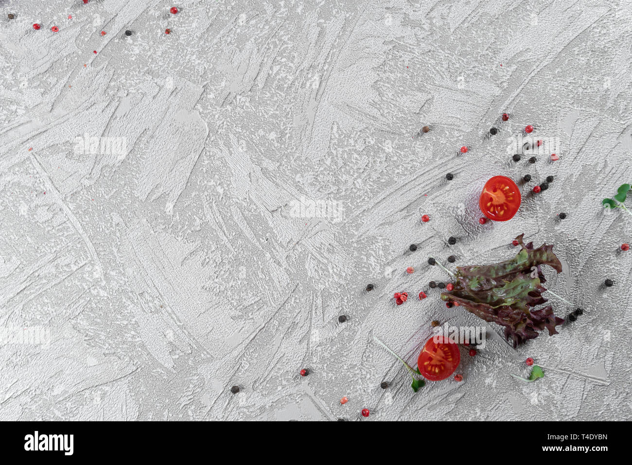 Fond d'aliments sains. Concept d'une alimentation saine, des légumes frais, des noix et des fruits. Sur un fond de bois. Vue d'en haut. Copier l'espace. Banque D'Images